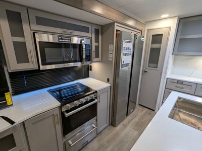 2025 Alliance RV Avenue - Photo 7