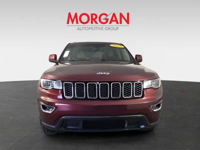 2017 Jeep Grand Cherokee — rear three-quarter view