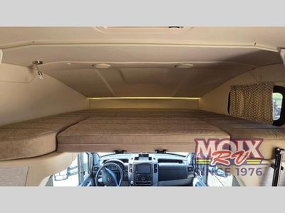 2018 Winnebago Navion - Photo 17