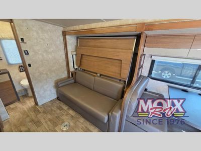 2018 Winnebago Navion - Photo 6