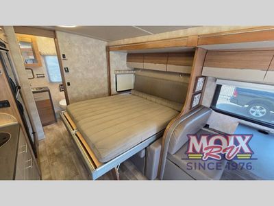 2018 Winnebago Navion - Photo 7