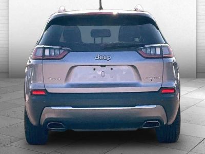 2019 Jeep Cherokee — rear three-quarter view