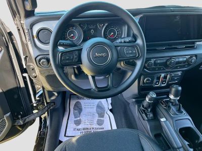 2026 Jeep Wrangler — photo 19 view