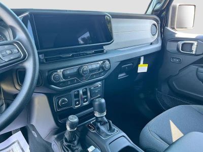 2026 Jeep Wrangler — photo 20 view