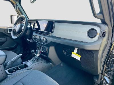 2026 Jeep Wrangler — photo 25 view