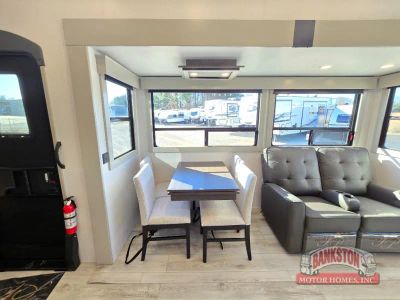 2026 Montana High Country 295RL - Photo 18