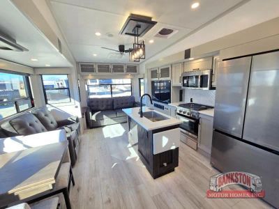 2026 Montana High Country 295RL - Photo 35