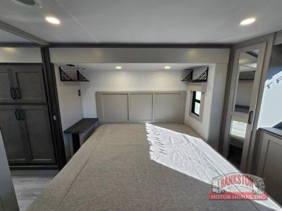2026 Montana High Country 295RL - Photo 30