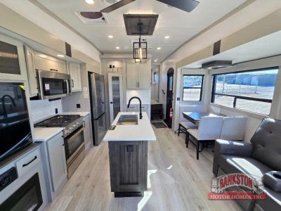2026 Montana High Country 295RL - Photo 22