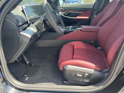 2027 BMW 5 Series — photo 25 view
