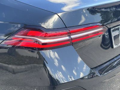 2027 BMW 5 Series — photo 11 view