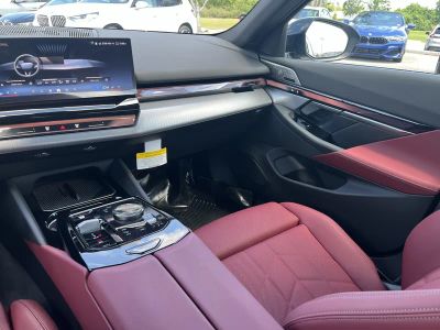 2027 BMW 5 Series — photo 18 view