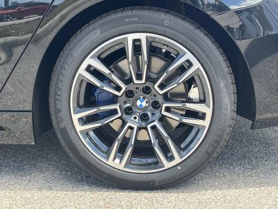 2027 BMW 5 Series — photo 12 view