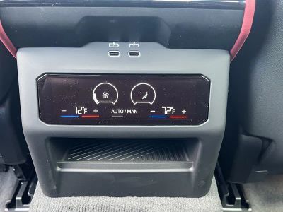 2027 BMW 5 Series — photo 21 view