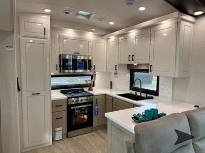 2026 Jayco Pinnacle - Photo 24