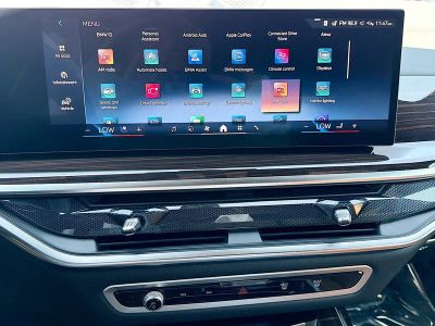 2027 BMW X7 — photo 32 view