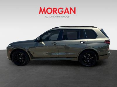 2027 BMW X7 — engine compartment view