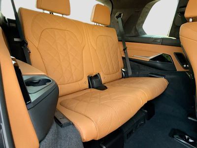 2027 BMW X7 — photo 22 view