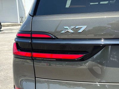 2027 BMW X7 — photo 10 view