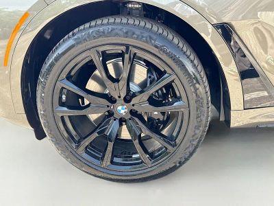 2027 BMW X7 — photo 44 view