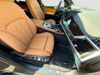 2027 BMW X7 — photo 16 view