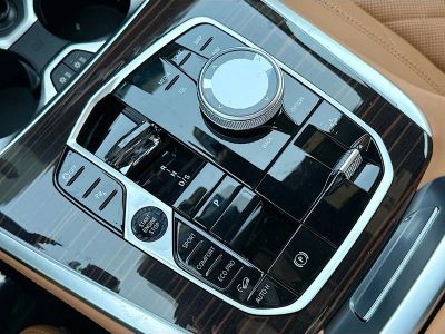 2027 BMW X7 — photo 31 view