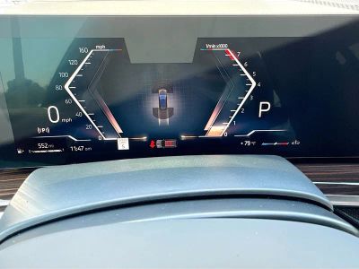 2027 BMW X7 — photo 43 view