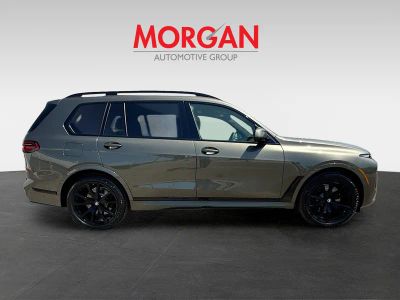 2027 BMW X7 — side profile view
