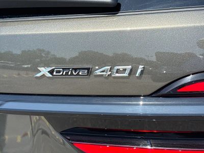 2027 BMW X7 — photo 11 view