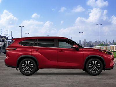 2026 Toyota Highlander — photo 12 view