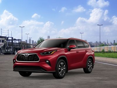 2026 Toyota Highlander XLE in Ruby Flare Pearl — front three-quarter view
