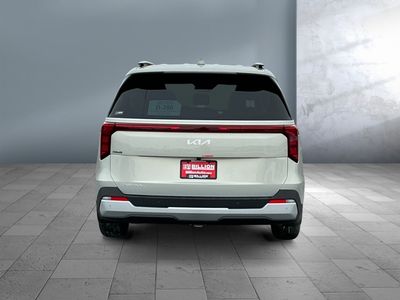 2026 Kia Carnival — detail view