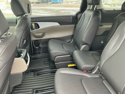 2026 Kia Carnival — photo 17 view