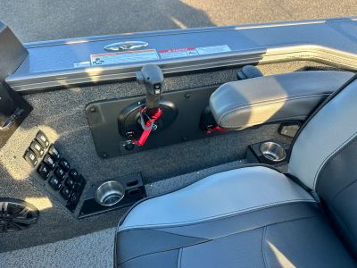 2026 Lund 1875 PRO V SPORT — photo 14 view