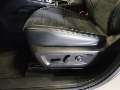 2024 Mitsubishi Outlander Plug-In Hybrid — photo 17 view