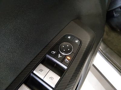 2024 Mitsubishi Outlander Plug-In Hybrid — photo 13 view