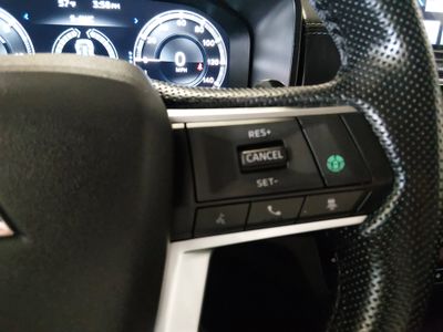 2024 Mitsubishi Outlander Plug-In Hybrid — photo 10 view