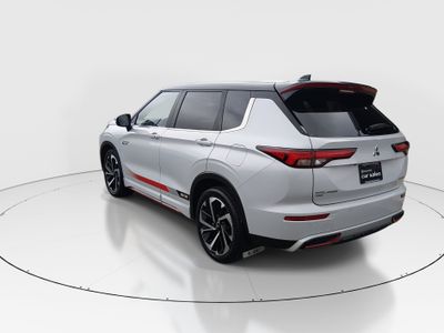 2024 Mitsubishi Outlander Plug-In Hybrid — detail view