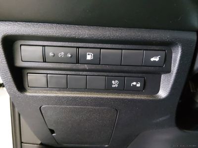 2024 Mitsubishi Outlander Plug-In Hybrid — photo 12 view