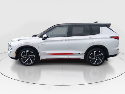 2024 Mitsubishi Outlander Plug-In Hybrid — interior view