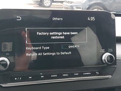 2024 Mitsubishi Outlander Plug-In Hybrid — photo 26 view