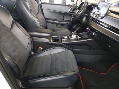 2024 Mitsubishi Outlander Plug-In Hybrid — photo 23 view