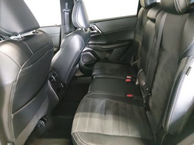 2024 Mitsubishi Outlander Plug-In Hybrid — photo 18 view