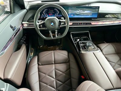 2025 BMW 7 Series — photo 24 view