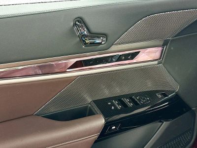 2025 BMW 7 Series — photo 18 view