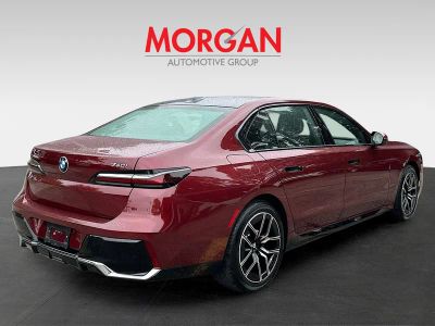 2025 BMW 7 Series — photo 7 view