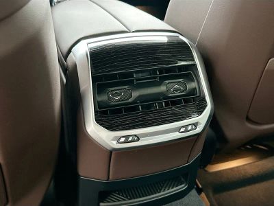 2025 BMW 7 Series — photo 27 view