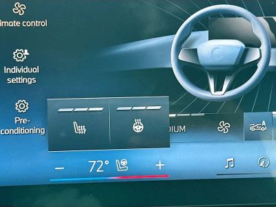 2025 BMW 7 Series — photo 21 view