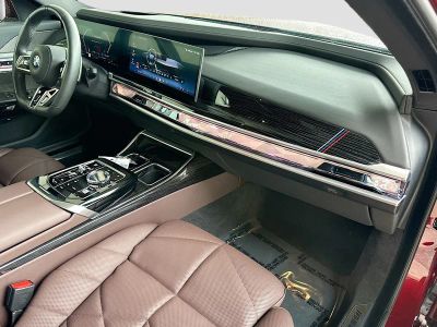 2025 BMW 7 Series — photo 31 view