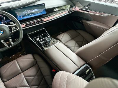 2025 BMW 7 Series — photo 25 view
